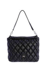 Bolso de mano de cuero acolchado negro con un asa superior, que cuenta con un detalle de hardware en tono plateado y un patrón de diamante texturizado.