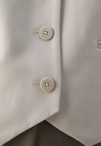 DKNY BUTTON WELT POCKET VEST - Veste - pebble