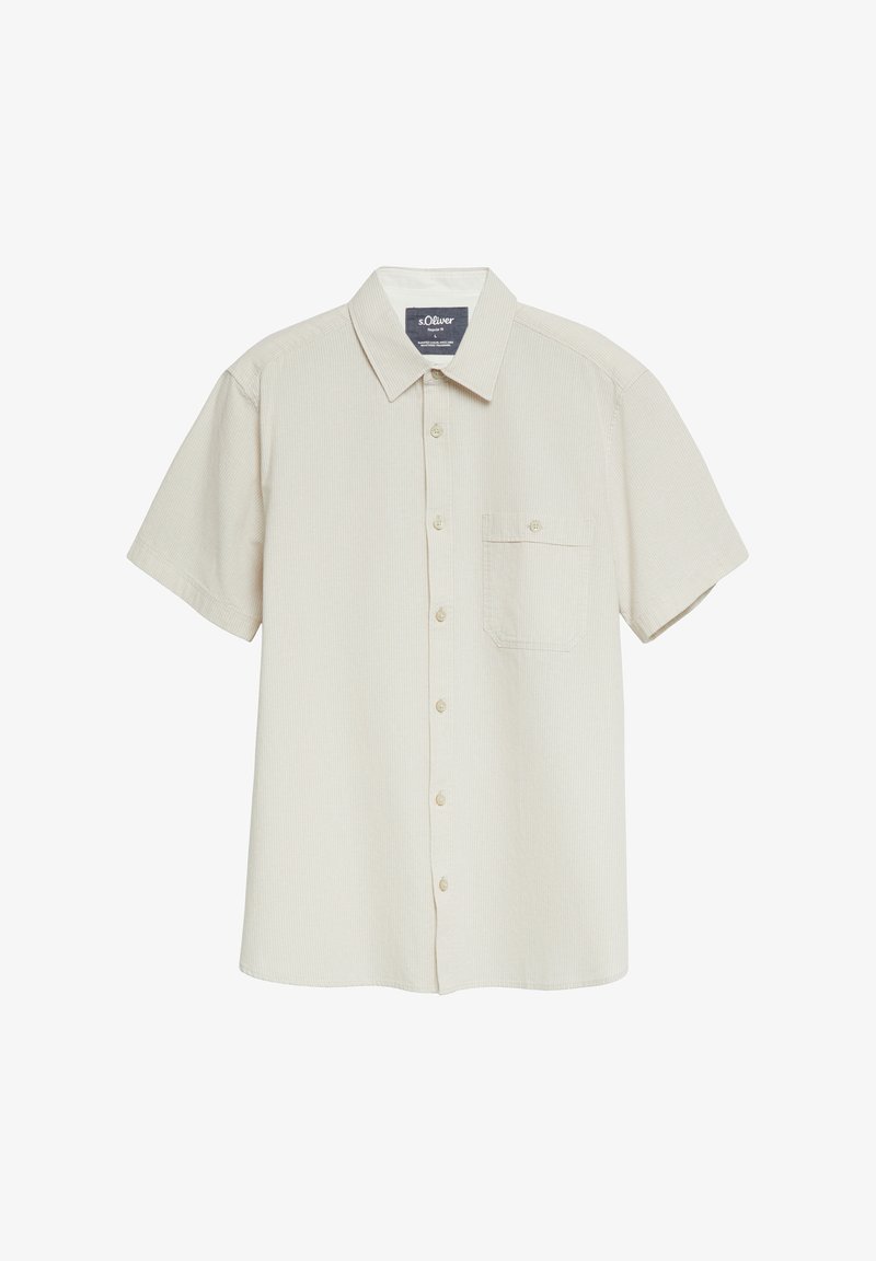Chemise beige à manches courtes, boutonnée, avec col et poche poitrine, fines rayures verticales et étiquette de marque visible à l'intérieur du col.