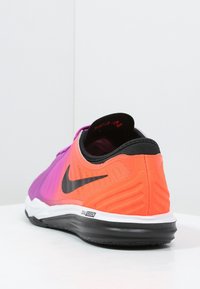 Nike Performance Treenikenkä - berry