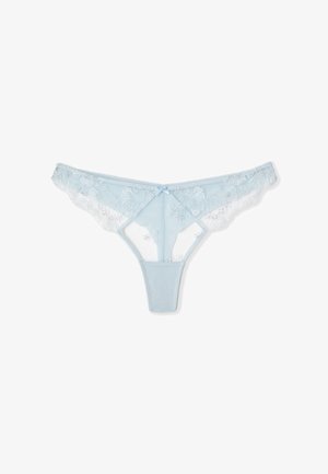 Tanga de encaje azul claro para mujer con bordado floral y un pequeño lazo centrado en la parte delantera de la cintura.