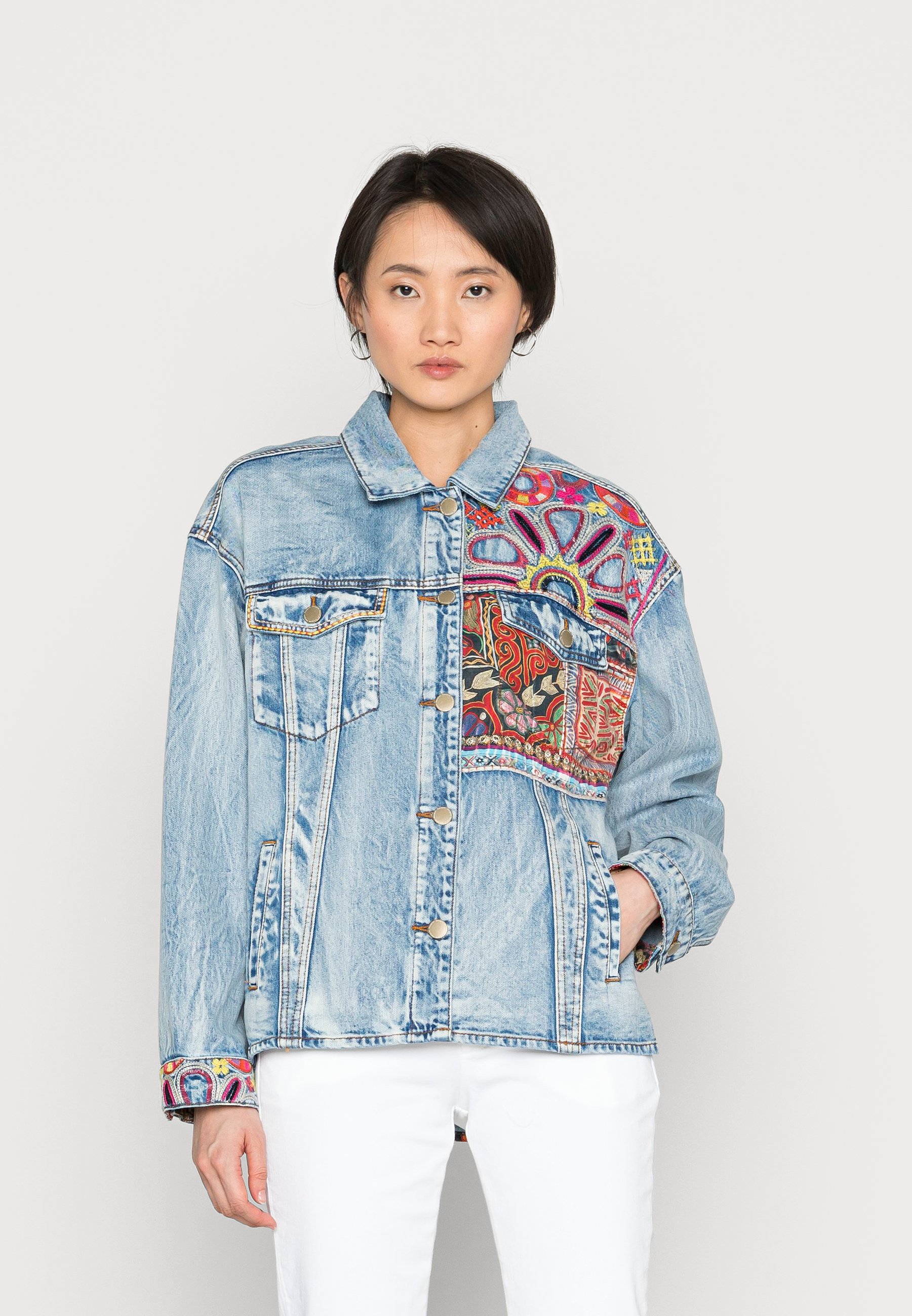 Desigual CHAQ NUEVA DELHI - Chaqueta vaquera denim medium wash/blue - Zalando.es