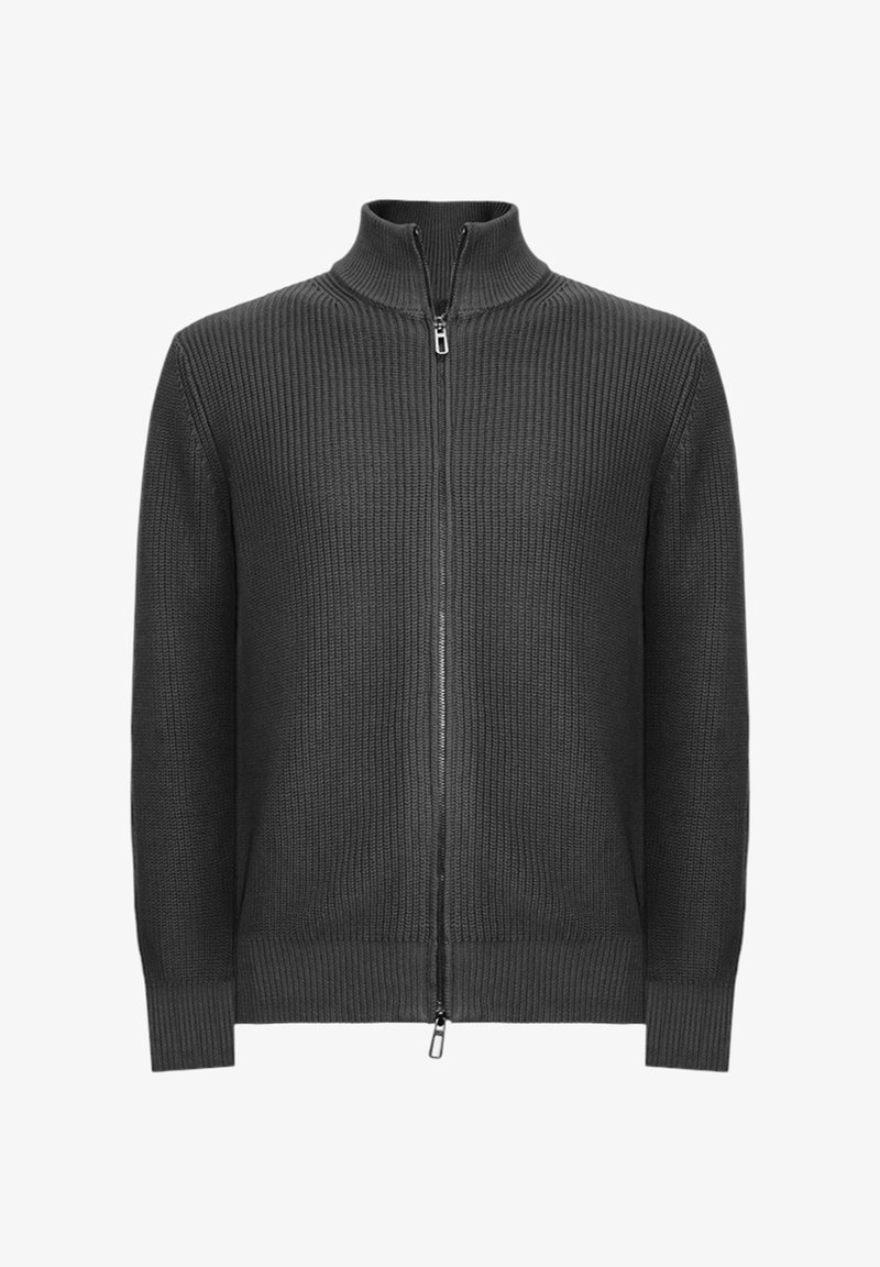 Maglione grigio scuro lavorato a maglia con cerniera e collo alto, caratterizzato da una texture a coste. Presenta una cerniera frontale e un design minimalista.