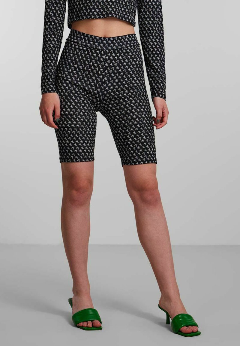 PIECES dam shorts PCKAMIL - Black