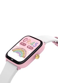 Rosa Smartwatch mit einem weißen Silikonarmband, rundem quadratischen Touchscreen, der ein buntes Regenbogendesign anzeigt, goldene Hardware-Akzente.
