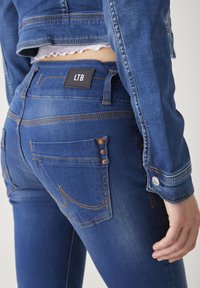 LTB Jeans Zena Jeans voor dames, Valoel Wash 50332, 33W / 32L LTB Jeans Zena Jeans voor dames, Valoel Wash 50332, 33W / 32L