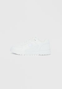 Nevybráno, triple white