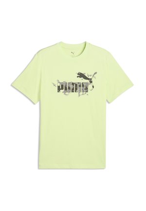 Neon gele T-shirt met korte mouwen, gemaakt van katoen. Voorzien van een grijs Puma-logo met een springende puma-afbeelding tegen een gestructureerde achtergrond.