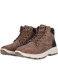 Braune Leder-Mid-Top-Schuhe mit Schnürdesign, kontrastierendem schwarzen Absatz und Gummilaufsohle mit Profil für besseren Halt.
