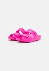 Crocs CLASSIC  - Chanclas de baño - juice