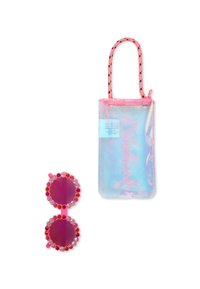 Lunettes de soleil rondes roses avec des verres miroités et des accents en bijoux, accompagnées d'un étui transparent rose avec une bandoulière décorative.