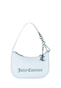 Sac à main en cuir synthétique blanc avec quincaillerie argentée, doté d'une bandoulière en chaîne et d'un logo "Juicy Couture" en relief à l'avant.