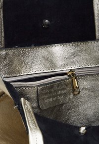 Bata Bolso shopping - oro