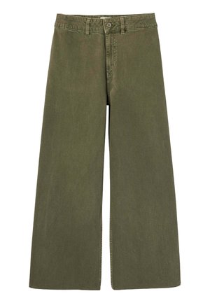 Pantalons larges vert olive avec passants de ceinture, fermeture à bouton et poches avant, en tissu denim.