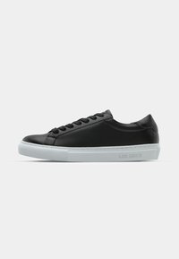 Unselected, black/white