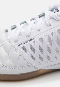 Nike Performance LUNAR GATO - Futbola zābaki iekštelpām - white/light brown