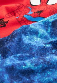 Next 2 PACK   - Nattplagg set - red blue spidey and friends