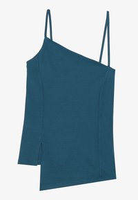 Asymmetrisk teal camiset med tynne stropper, med en sidespalte og en jevn, elastisk stofftekstur.