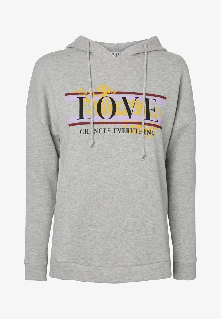 Sudadera gris con un gran gráfico de "LOVE" en negro y amarillo, con acentos en púrpura y rojo. Incluye cordones en el cuello.