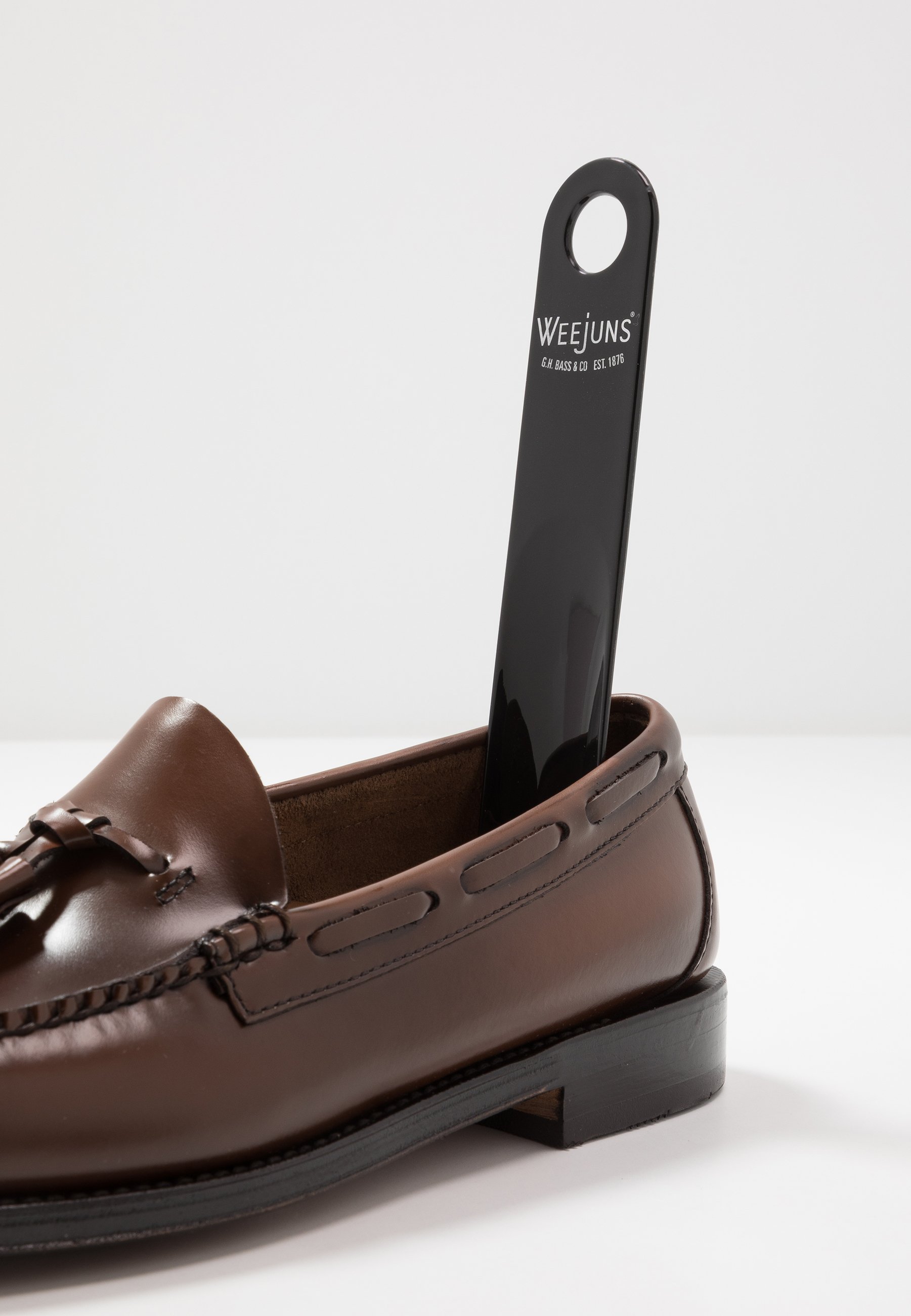 G. H. Bass & Co. WEEJUN LARKIN TASSEL HERITAGE Pensko G. H. Bass & Co. WEEJUN LAYTON KILTIE HERITAGE Pensko