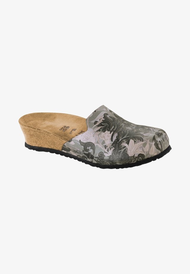 Clogs - brown