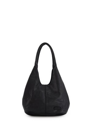 Czarna skórzana torebka na ramię z jedną szeroką rączką i subtelnym wytłoczonym logo marki na dolnej przedniej części.