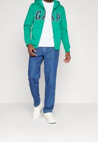 GAP Felpa con zip - green