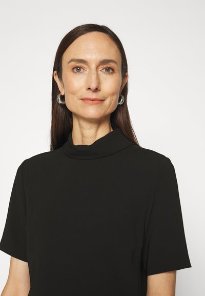 Theory MINI - Sukienka koktajlowa