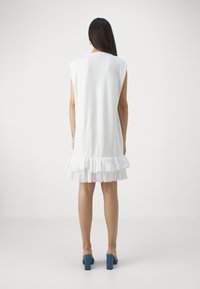 Custommade JOAN - Rochie din jerseu - bright white