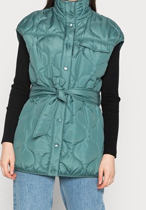 Vest - green