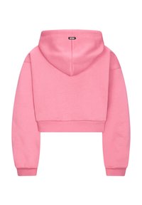 Felpa corta rosa con maniche lunghe, polsini e orlo a coste, e un piccolo etichetta nera con la scritta "RETOUR" sulla parte posteriore del cappuccio.