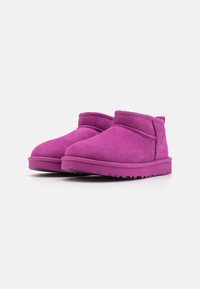 UGG CLASSIC ULTRA MINI - Tronchetti - mangosteen