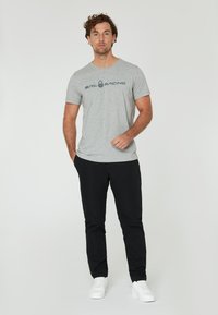 Sail Racing BOWMAN TEE - T-shirt med print - grey