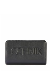 Czarny skórzany portfel z tłoczonym logo "OCHNIK", prostokątny kształt, gładka faktura i szyte krawędzie dla zwiększenia trwałości.