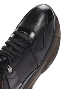Derimod Baskets basses - black