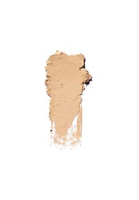 Fondotinta beige in stick con una consistenza liscia e cremosa, applicato in una forma curva con variazioni di spessore, su uno sfondo bianco.