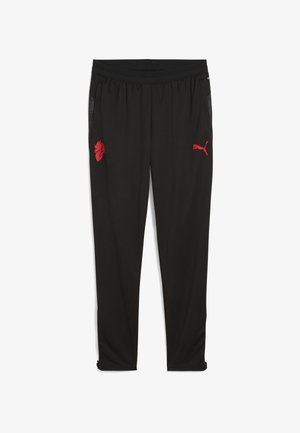 Pantaloni sportivi neri realizzati in materiale leggero, con accenti del logo rosso e tasche laterali in rete per la traspirabilità.