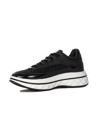 Sneaker nera con tomaia in rete testurizzata, dettagli in sintetico liscio, suola spessa stratificata bianca e nera e design tradizionale con lacci.