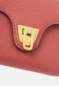 Coccinelle BEAT SOFT - Portafoglio - pot