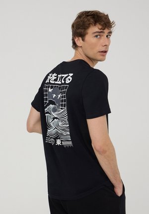 Terranova CON GIAPPONESE FRONTE RETRO - T-shirt con stampa - nero