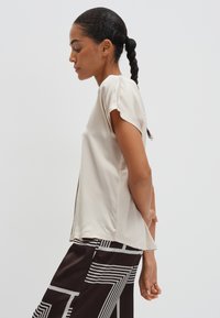 someday. LOOSE FIT  - Camicetta - natural glaze