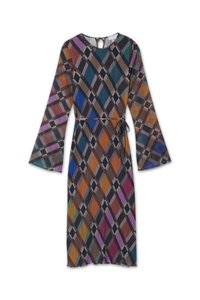 Rochie cu mâneci lungi dintr-un material transparent, cu un model de diamante multicolore în nuanțe de violet, albastru, portocaliu și gri. Curea ajustabilă la talie.