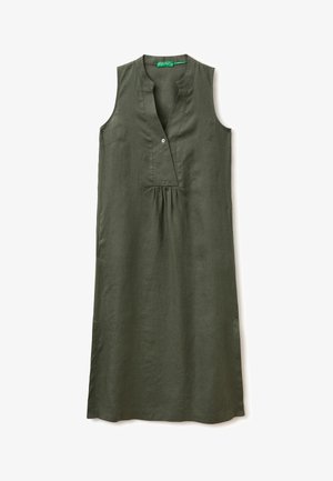 Ärmelloses olivgrünes knielanges Kleid mit V-Ausschnitt, Ein-Knopf-Verschluss und dezentem gerafftem Detail unter dem Ausschnitt.