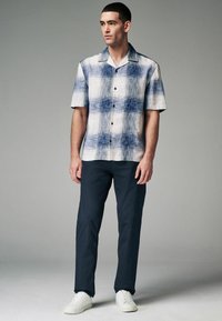 Next STRAIGHT REGULAR FIT niebieski