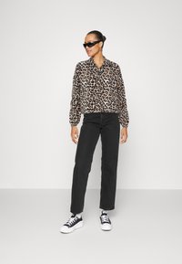 Noisy May NMFLECI ZIPPER - Vesta od flisa - oatmeal