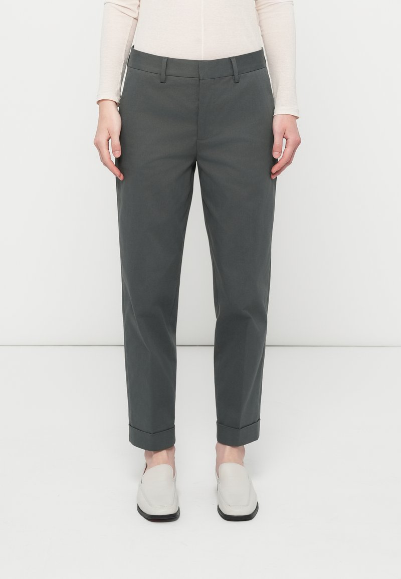 closed Broek groen closed Broek groen