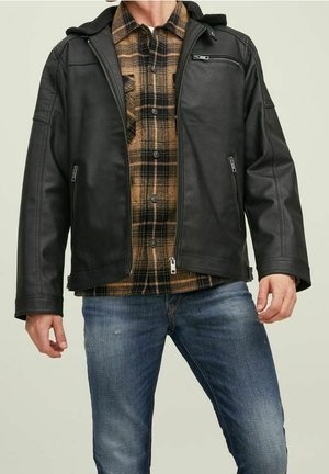 Kurtka ze skóry ekologicznej