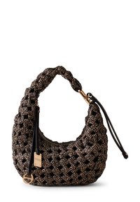 Geflochtene schwarze und beige Handtasche mit einem geknoteten Schulterriemen, ausgestattet mit goldenen Hardware-Accessoires und einem offenen Oberteil mit Reißverschluss.