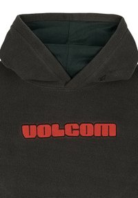 Polarowy hoodie w ciemnoszarym kolorze z czerwonym logo "VOLCOM" z przodu. Posiada kaptur ze sznurkiem i miękką teksturę.
