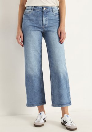 Cellbes of Sweden STRETCHY ANKLE - Flared jeans - light blue denim
